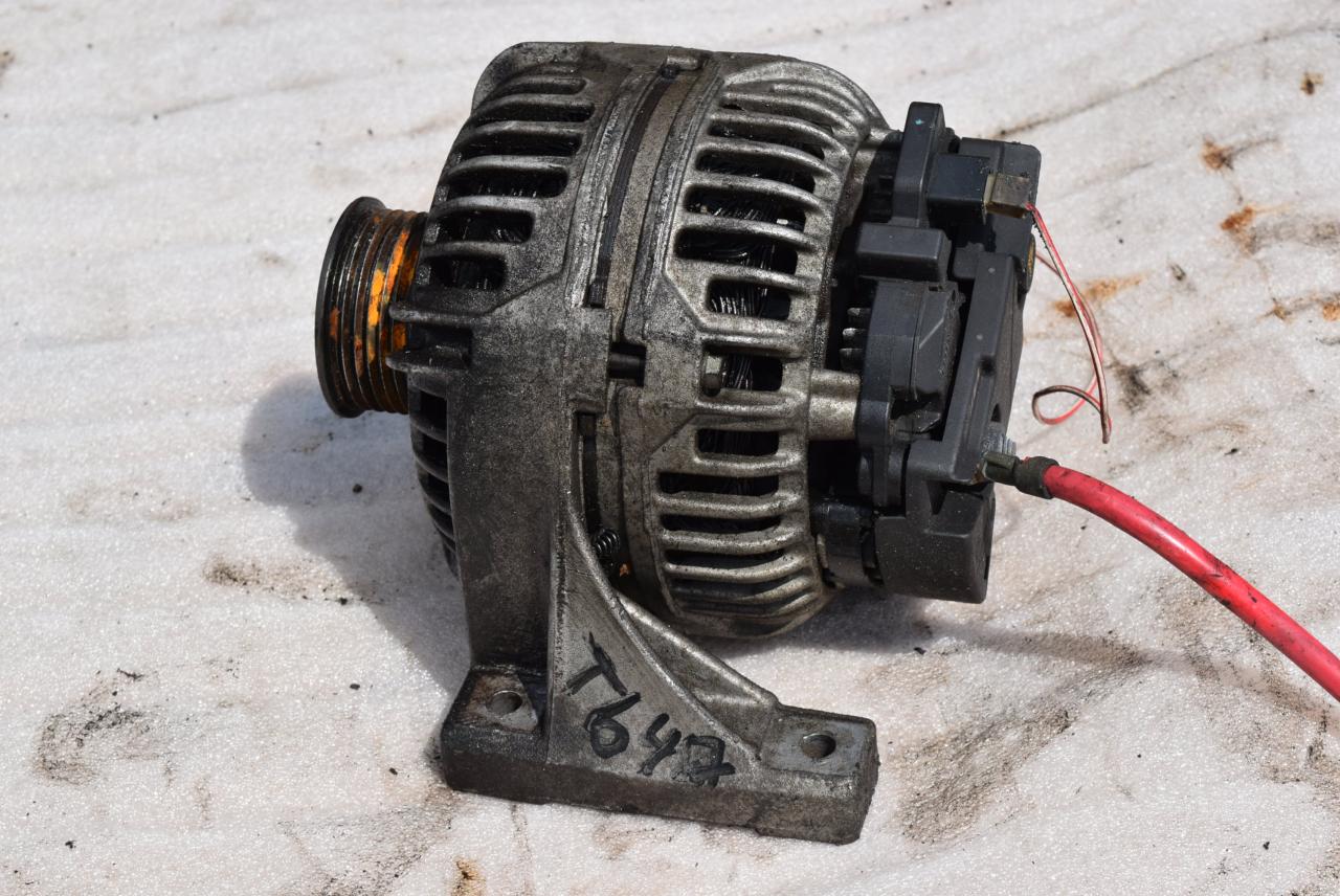 генератор Volvo V70 2 поколение 2001, 2.3 л., Ti, B 5234 T3, бензин, АКПП, универсал, передний привод, 9442841, 0124515017 - фото №1