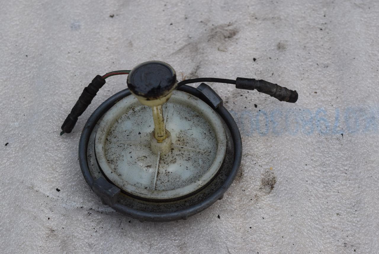 датчик уровня тормозной жидкости Rover 400 Series 2 поколение 1998, 1.6 л., бензин, МКПП - фото №1