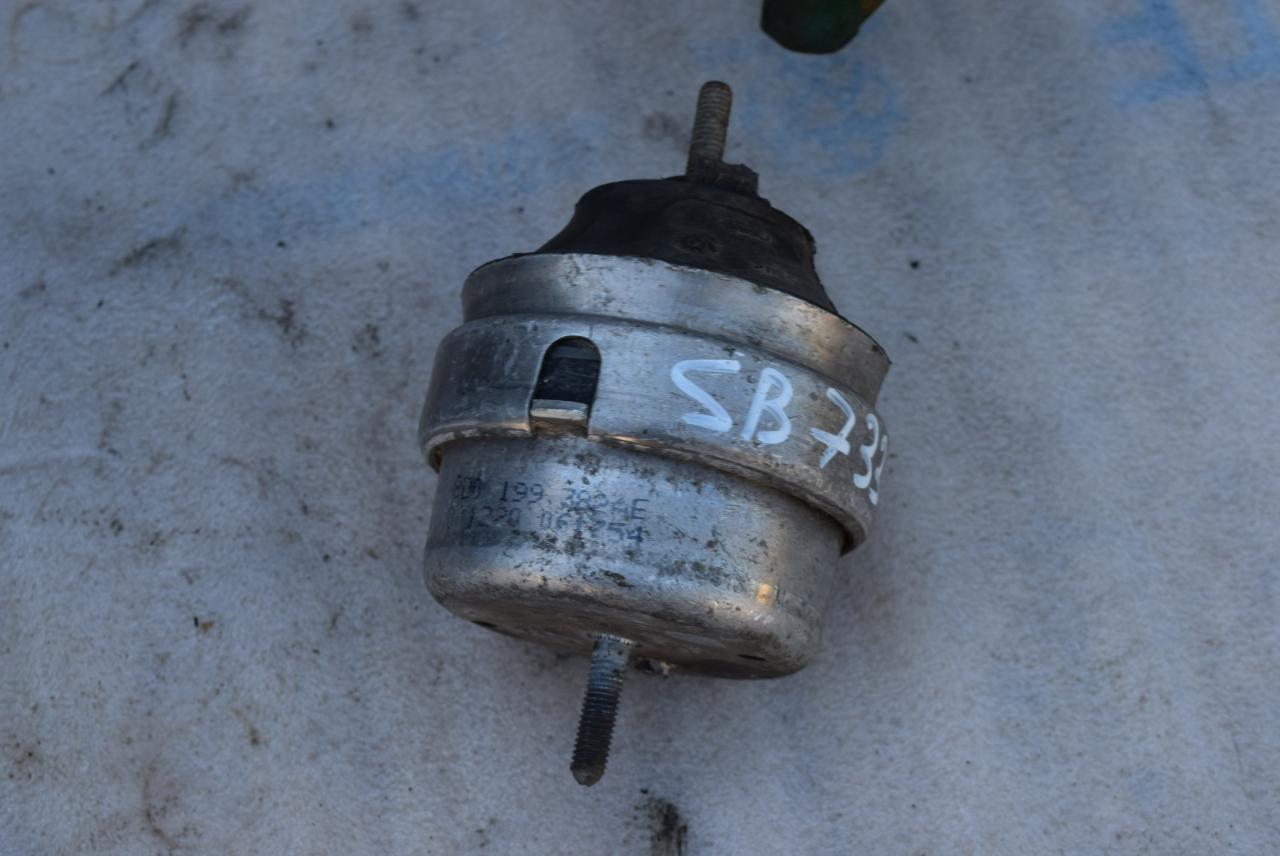 подушка крепления двигателя Audi A4 B5 1998, 1.9 л., дизель, МКПП, универсал, 8D0199382AE - фото №1