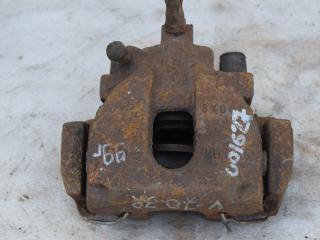 суппорт передний правый Volvo V70 1 поколение 1999, 2.5 л., D 5252 T, дизель, универсал, 9475387