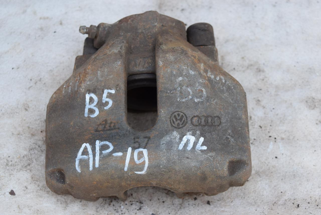 суппорт передний левый Volkswagen Passat B5 1997, 1.9 л., дизель, МКПП, седан - фото №1