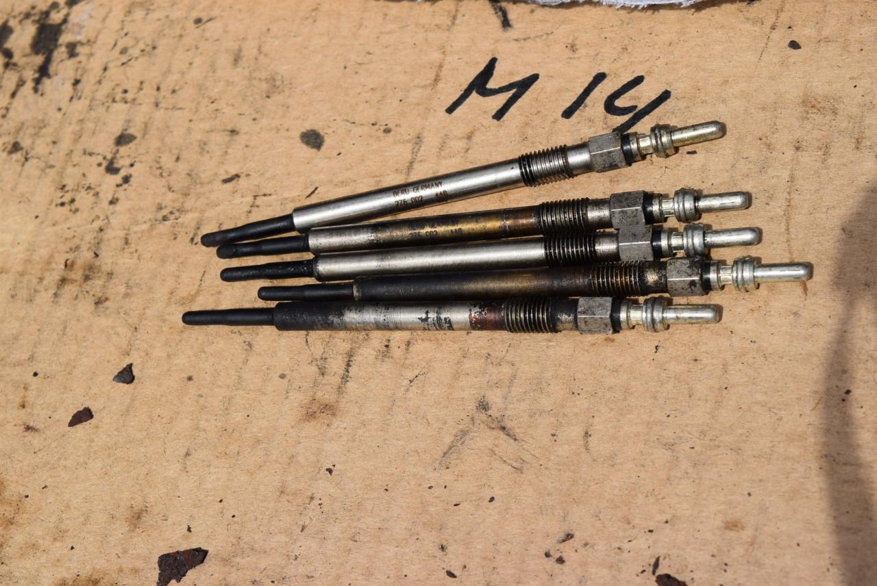 свеча накала Volvo V70 2 поколение 2004, 2.4 л., D5, D 5244 T, дизель, АКПП, универсал, передний привод, 8631607 - фото №1