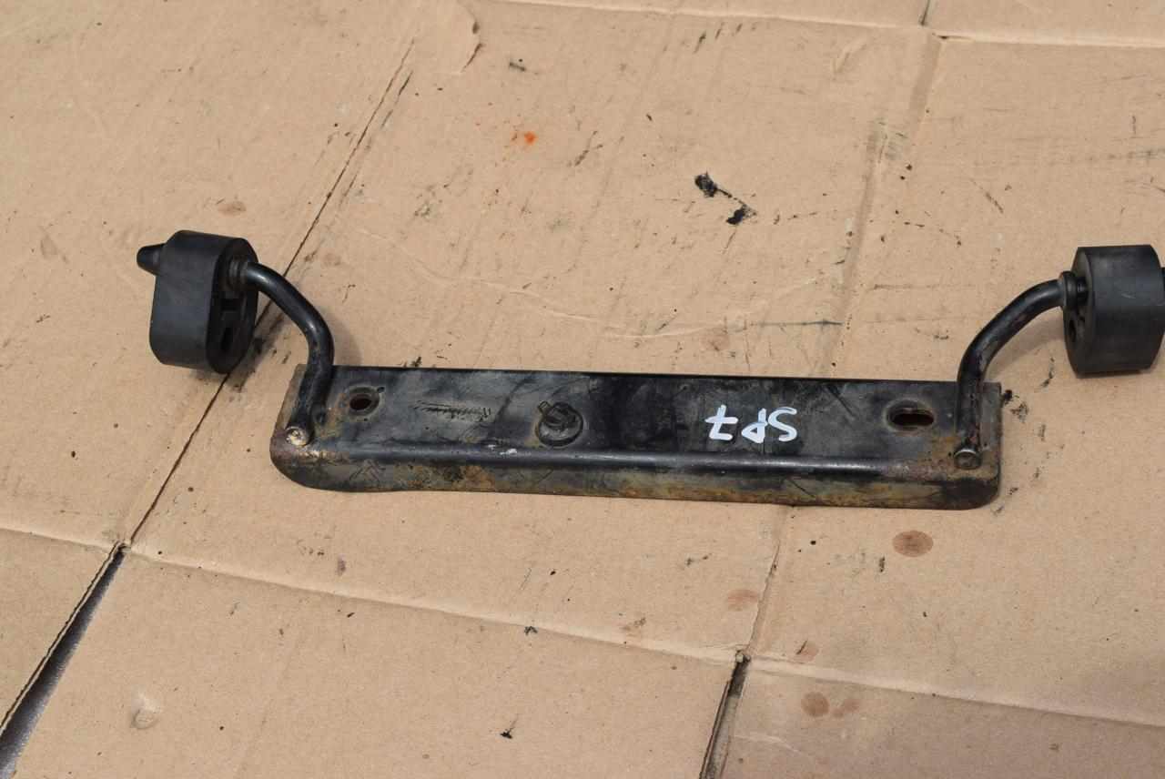 кронштейн глушителя Volvo S80 2 поколение 2007, 2.4 л., дизель, АКПП, седан, правый руль, 6G9N5D217AB - фото №1