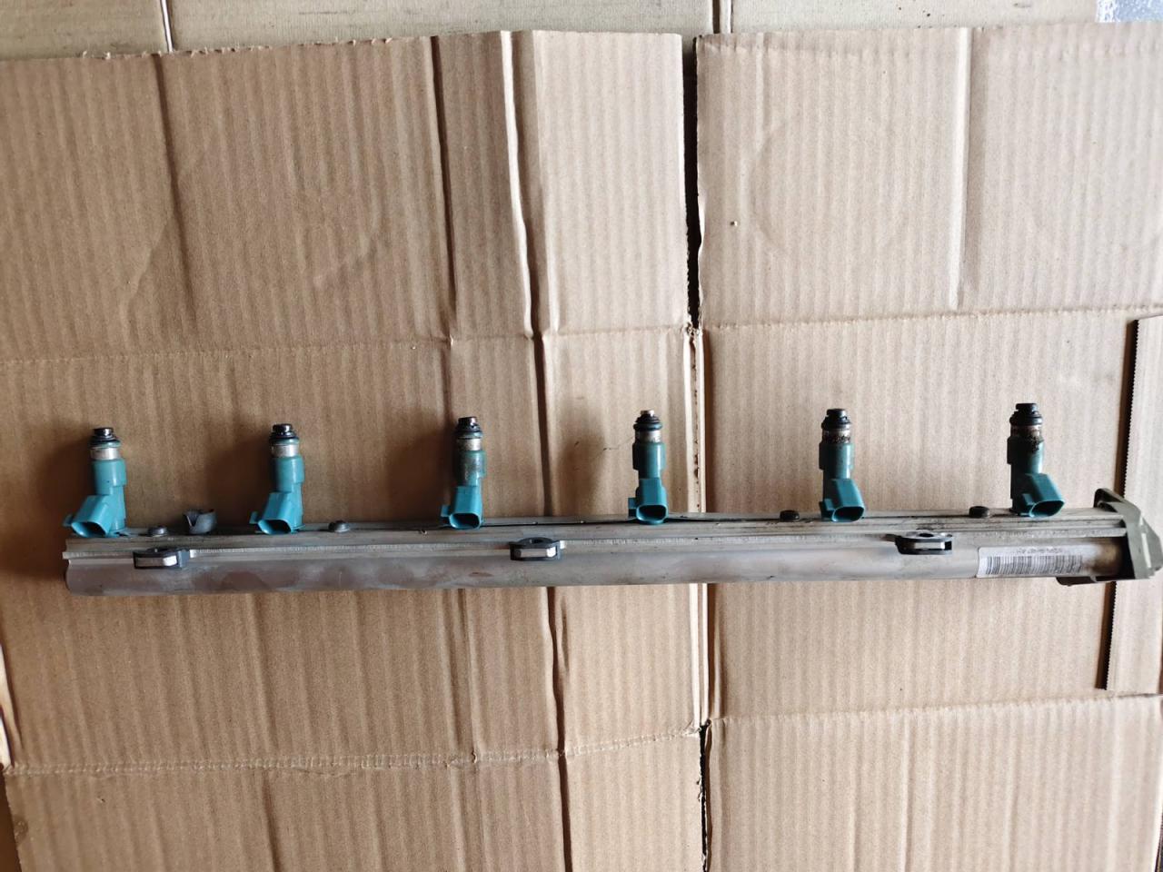 форсунка Volvo S80 2 поколение 2008, 3.2 л., i, B 6324 S, бензин, АКПП, седан, передний привод, 0261230110, 6G9N9H487AH, 30756097, 025079205, 6G9NAB - фото №1