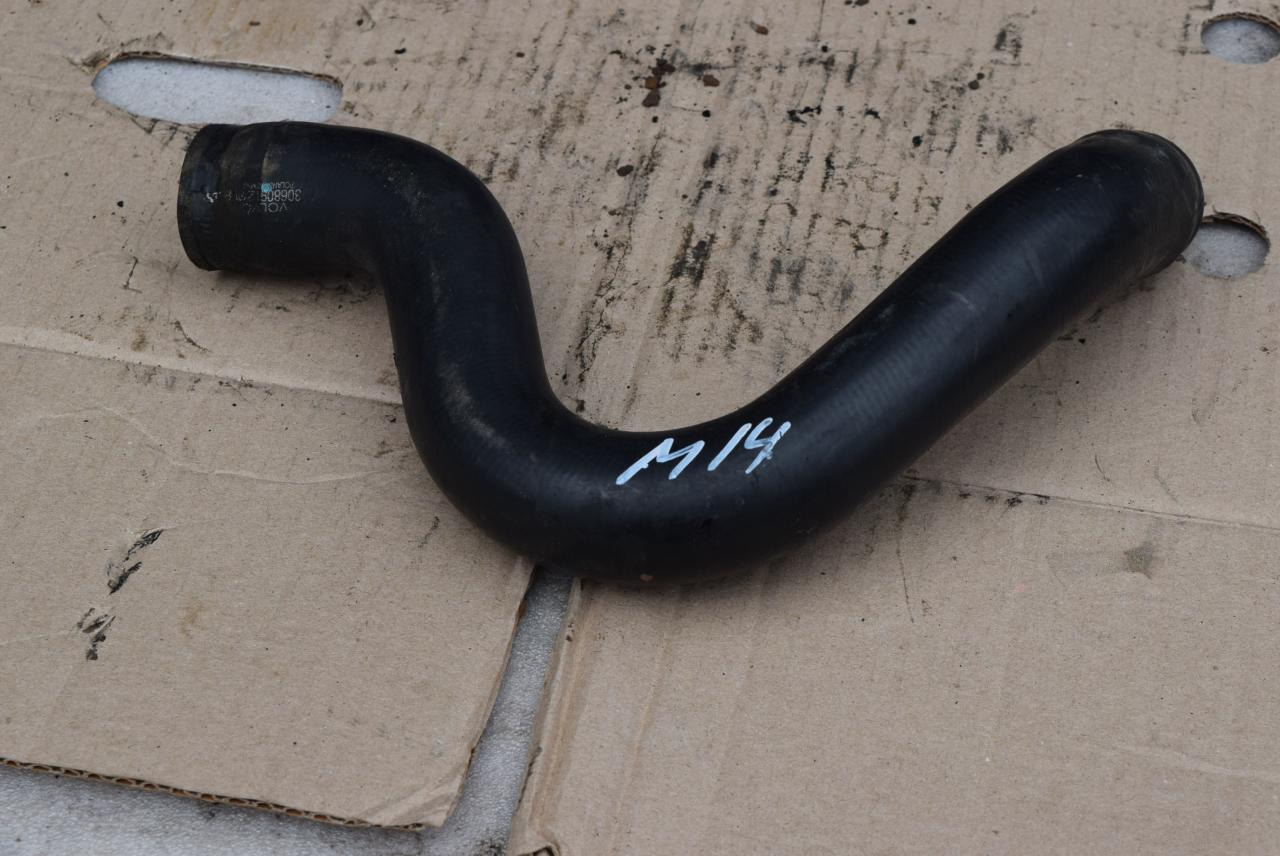 патрубок (трубопровод, шланг) Volvo V70 2 поколение 2004, 2.4 л., D5, D 5244 T, дизель, АКПП, универсал, передний привод, 30680912 - фото №1