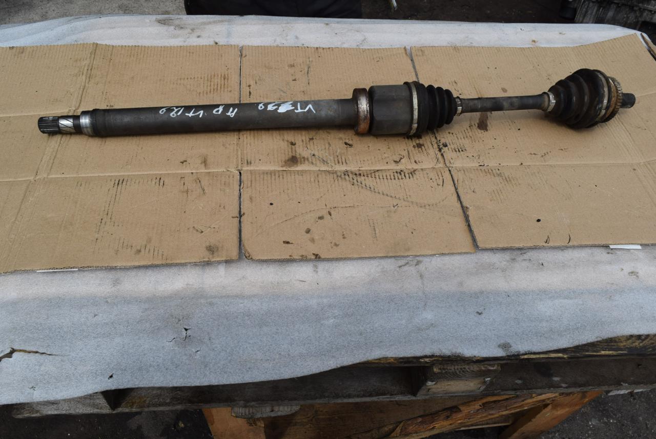 полуось передняя правая (приводной вал, ШРУС) Volvo V70 2 поколение 2000, 2.4 л., i, B 5244 S, бензин, МКПП, седан - фото №1
