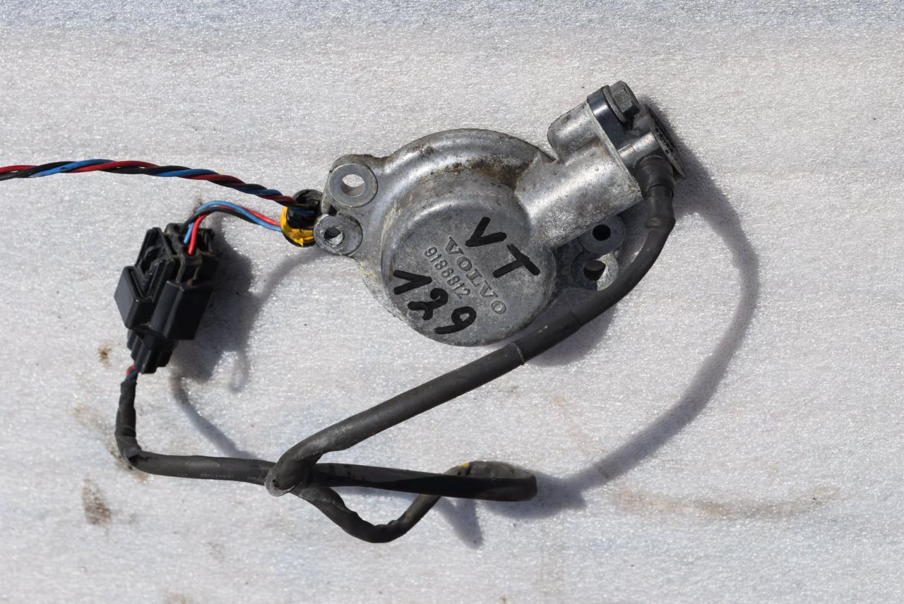 датчик распредвала Volvo V70 2 поколение 2000, 2.4 л., i, B 5244 S, бензин, МКПП, седан, 9202134, 9186812 - фото №1