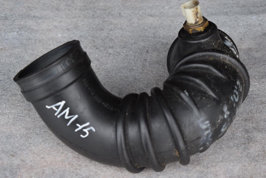 патрубок воздушного фильтра Ford Galaxy 1 поколение 1998, 2.0 л., бензин, МКПП, минивэн, 7M0129627F - фото №1