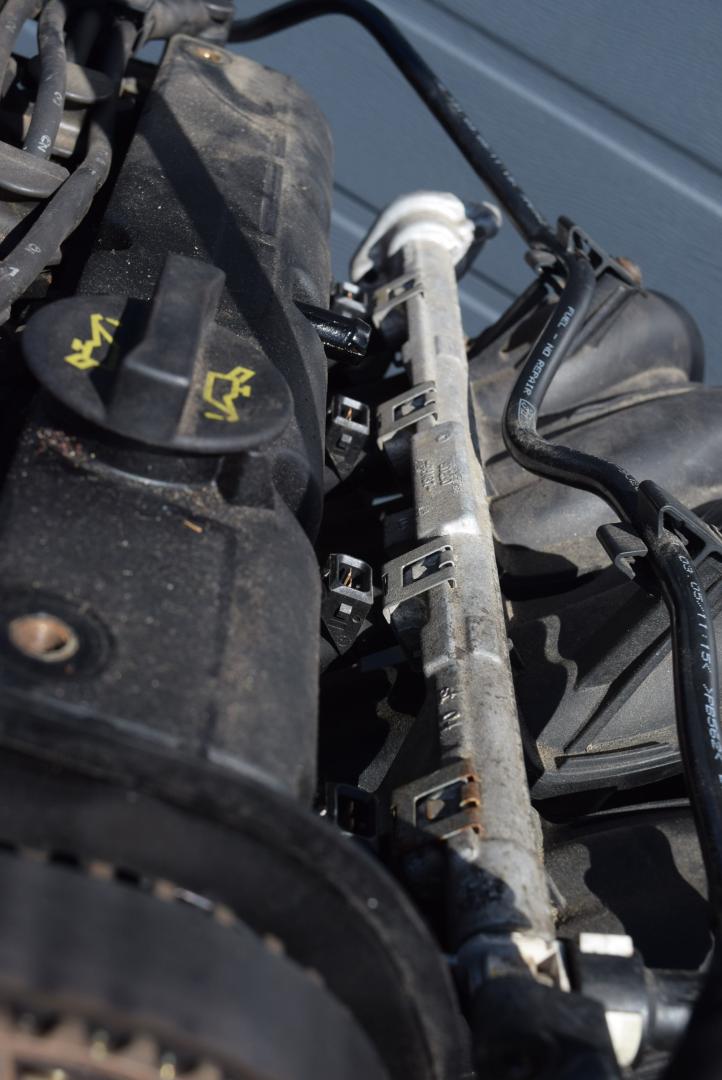 форсунка Volvo C30 1 поколение 2006, 1.6 л., i, B 4164 S3, бензин, МКПП, 4M5G9H487CA - фото №1