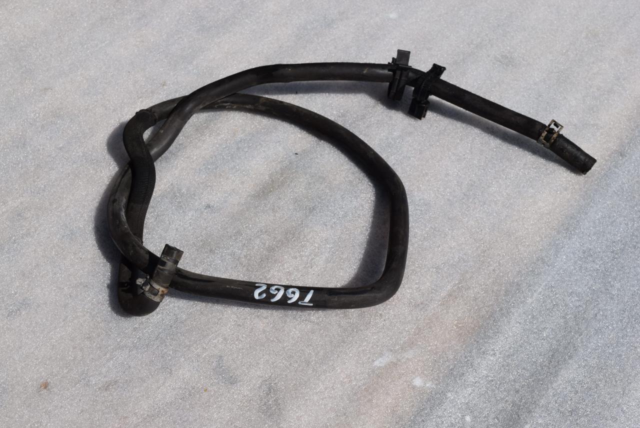 патрубок (трубопровод, шланг) Volvo C30 1 поколение 2006, 1.6 л., i, B 4164 S3, бензин, МКПП, 4M5G8C012CE - фото №1