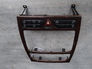 консоль салона Mercedes-Benz C-Класс W203/S203/CL203 2003, 2.7 л., дизель, АКПП, универсал, 2038218658