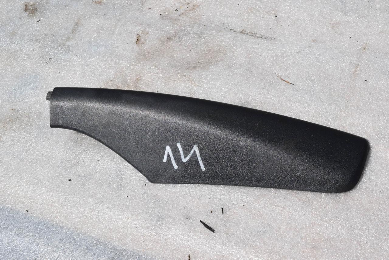 крышка (заглушка) рейлинга Volvo V70 2 поколение 2004, 2.4 л., D5, D 5244 T, дизель, АКПП, универсал, передний привод, 8662612 - фото №1