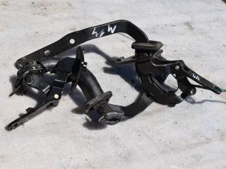 петля крышки багажника Volvo V70 2 поколение 2004, 2.4 л., D5, D 5244 T, дизель, АКПП, универсал, передний привод