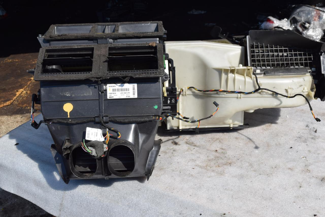 корпус отопителя (печки) Volvo V70 2 поколение 2004, 2.4 л., D5, D 5244 T, дизель, АКПП, универсал, передний привод, 30676516, P30676516 - фото №1