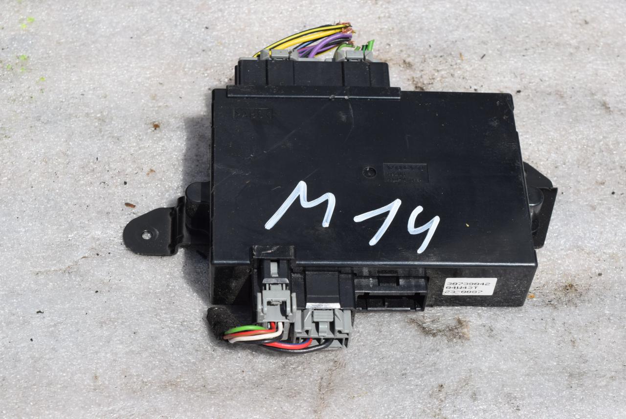 блок управления сиденьем Volvo V70 2 поколение 2004, 2.4 л., D5, D 5244 T, дизель, АКПП, универсал, передний привод, 30739042 - фото №1