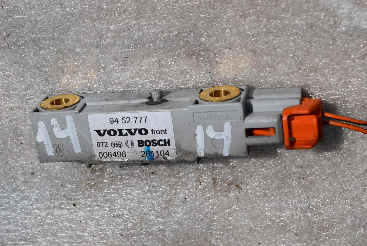 датчик удара Volvo V70 2 поколение 2004, 2.4 л., D5, D 5244 T, дизель, АКПП, универсал, передний привод, 9452777 - фото №1