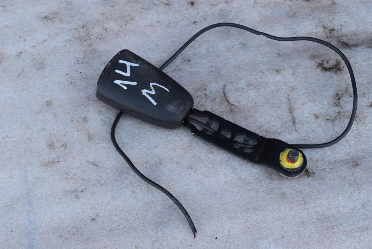 замок ремня безопасности Volvo V70 2 поколение 2004, 2.4 л., D5, D 5244 T, дизель, АКПП, универсал, передний привод, 6013208 - фото №1