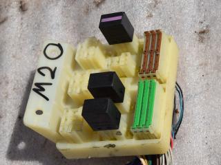 блок реле Volvo V40 1 поколение [2-й рестайлинг] 2004, 2.0 л., Ti, B 4204 T, бензин, МКПП, универсал, передний привод, 9162300, MB953382