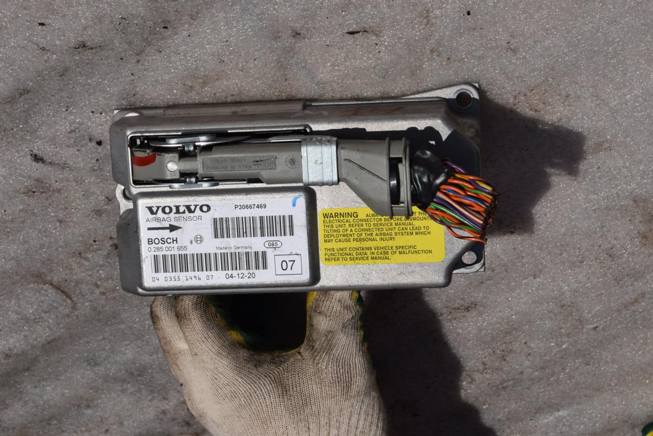 блок AirBag Volvo V70 2 поколение 2004, 2.4 л., D5, D 5244 T, дизель, АКПП, универсал, передний привод, 0285001655, P30667469, 30667469 - фото №1