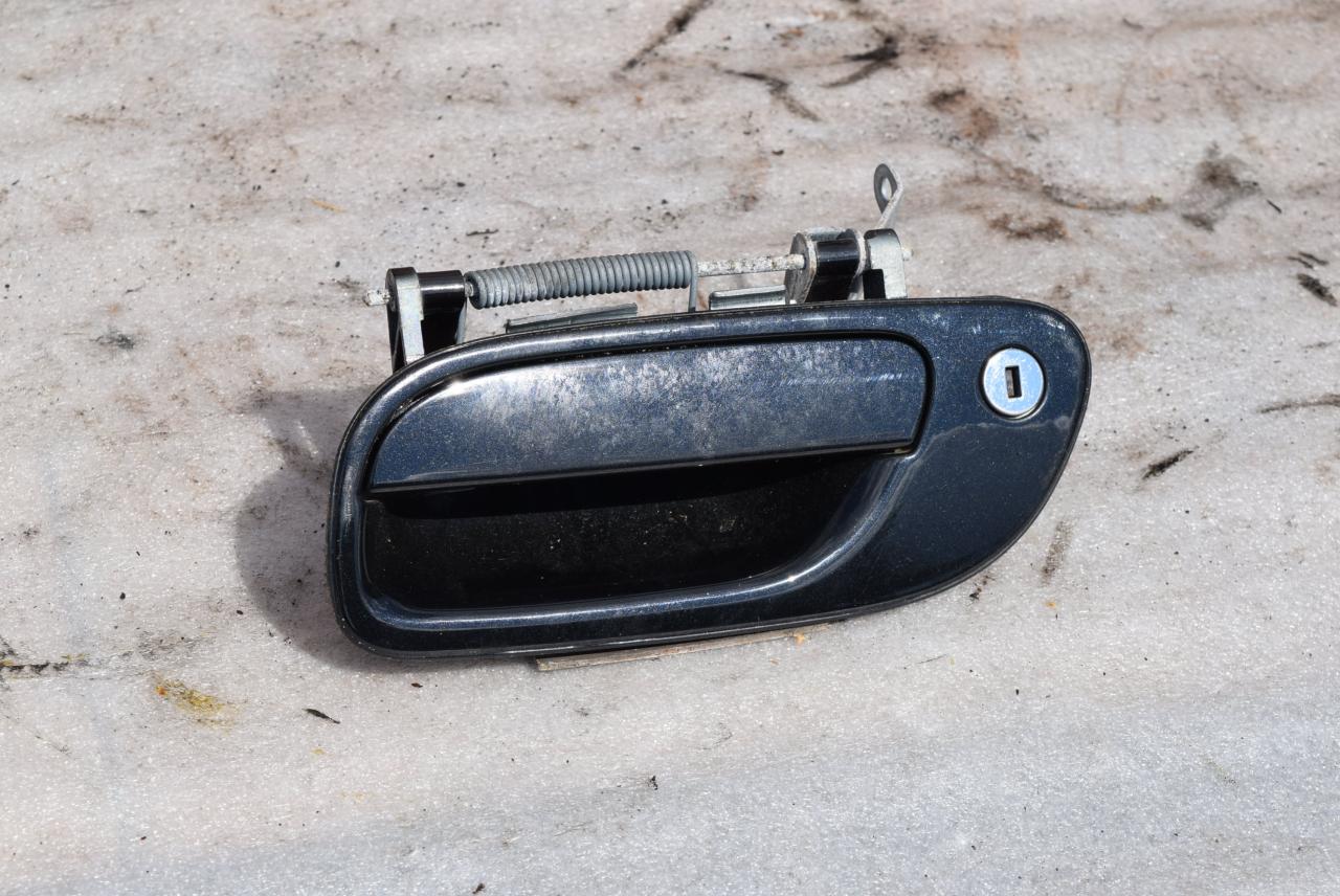 ручка наружная Volvo V70 2 поколение 2004, 2.4 л., дизель, АКПП, универсал, передний привод, 9159639 - фото №1