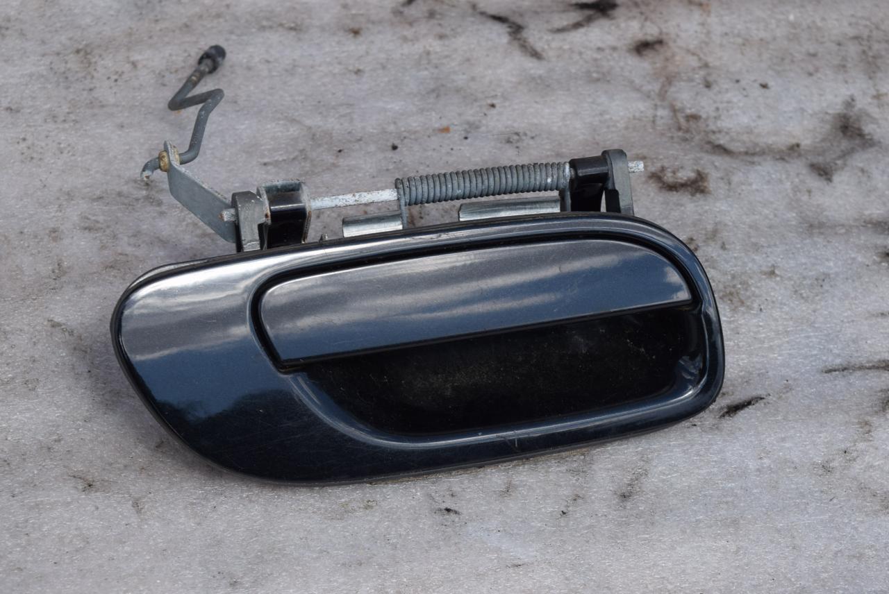 ручка наружная Volvo V70 2 поколение 2004, 2.4 л., D5, D 5244 T, дизель, АКПП, универсал, передний привод - фото №1