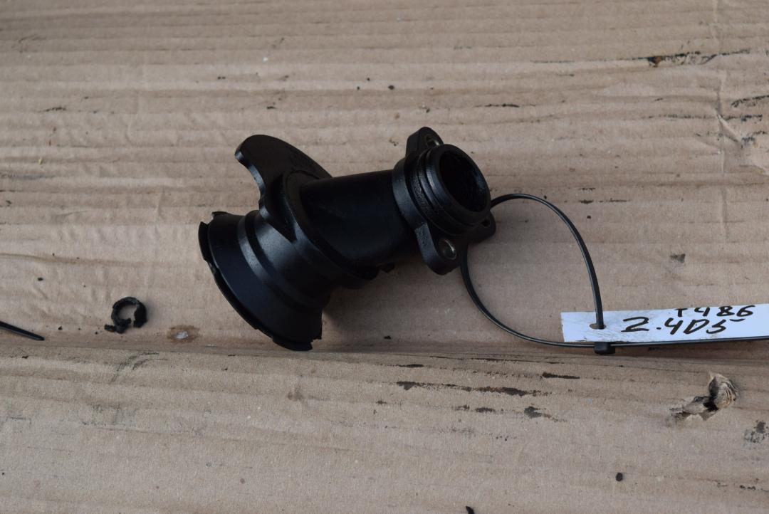 маслозаливная горловина Volvo S80 2 поколение 2008, 2.4 л., D 5244 T5, дизель, АКПП, седан, 30777537 - фото №1