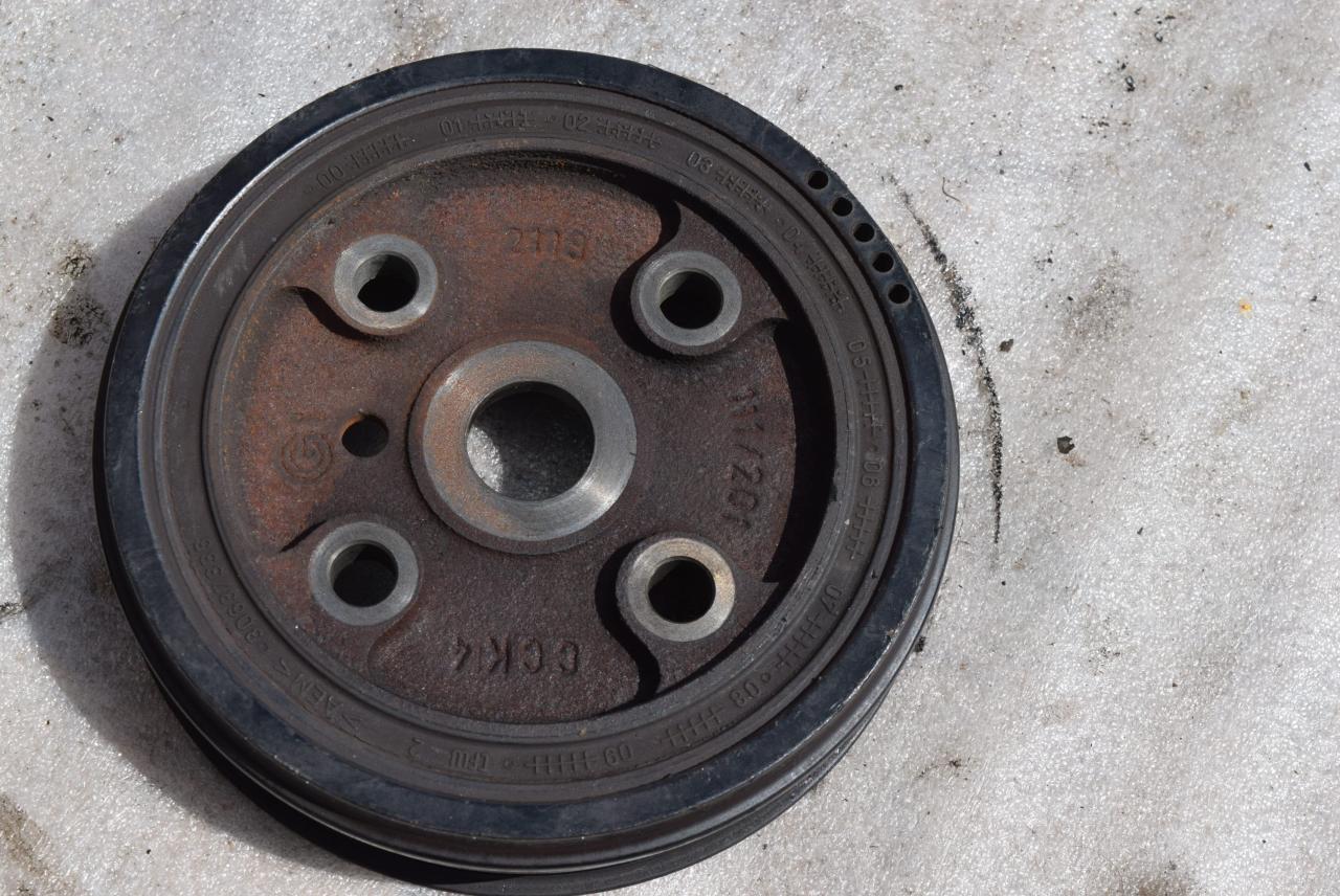 шкив коленвала Volvo V70 2 поколение 2004, 2.4 л., D5, D 5244 T, дизель, АКПП, универсал, передний привод, 30637335 - фото №1