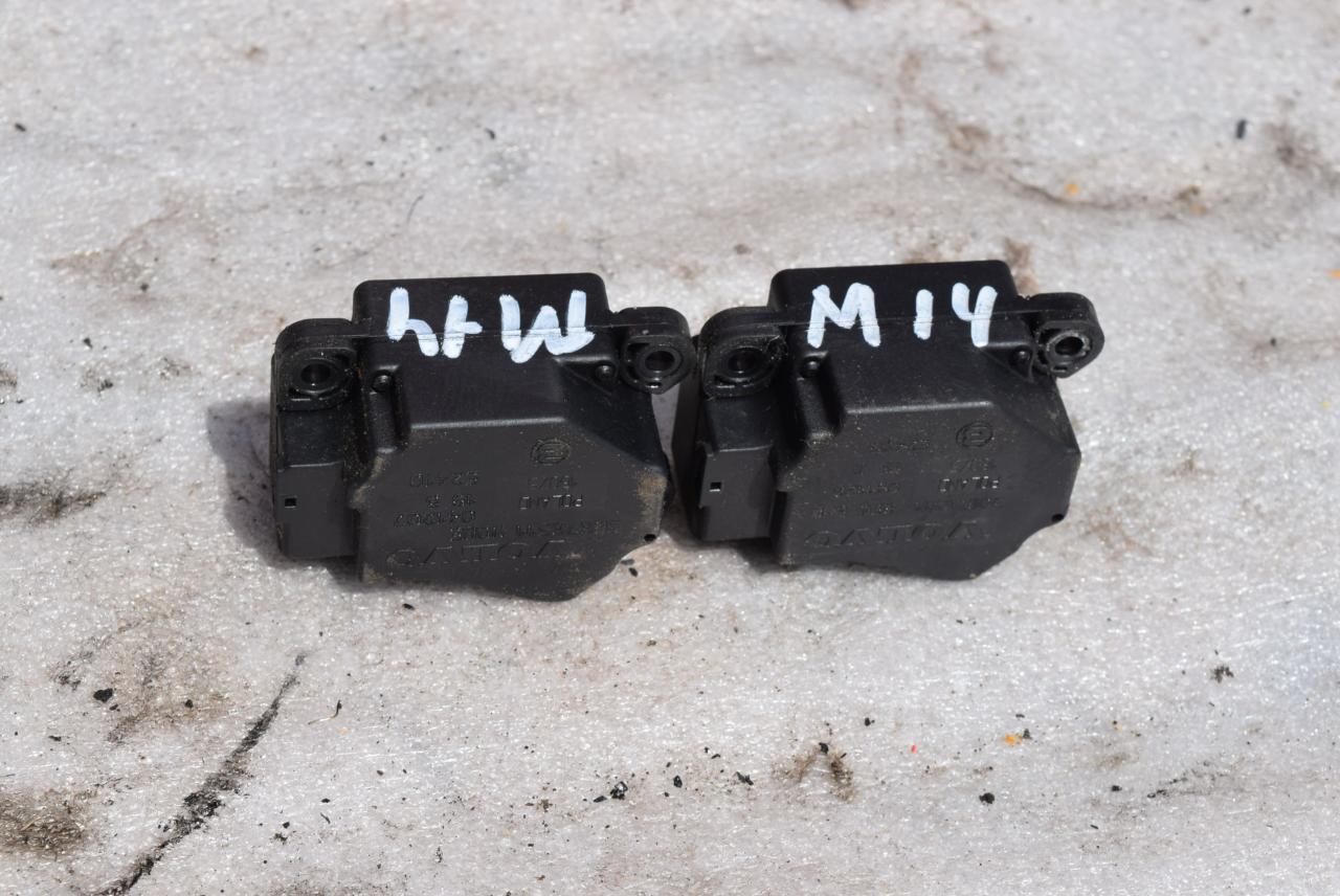 моторчик заслонки печки Volvo V70 2 поколение 2004, 2.4 л., D5, D 5244 T, дизель, АКПП, универсал, передний привод, 30676511MODE, 30676511 - фото №1