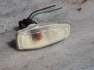 повторитель поворота на крыле правый Hyundai Matrix 1 поколение 2004, 1.6 л., бензин, 923043B1