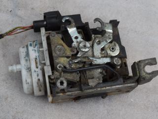 замок двери передней левой Audi A3 8L 1999, 1.6 л., бензин