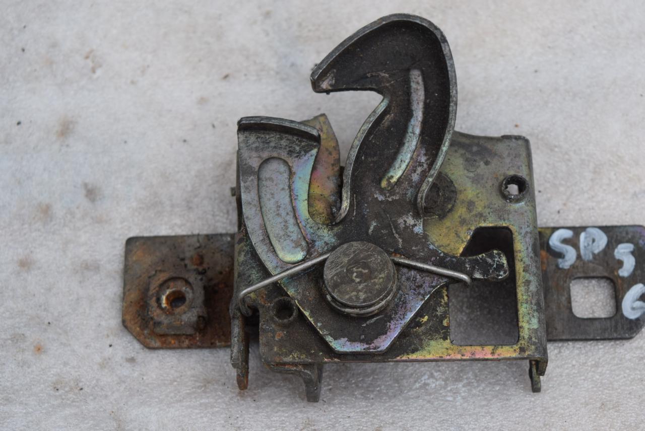 замок капота Volkswagen Sharan 1 поколение 1999, 1.9 л., AFN, дизель, МКПП, 7M0823509 - фото №1