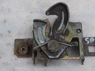 замок капота Volkswagen Sharan 1 поколение 1999, 1.9 л., AFN, дизель, МКПП, 7M0823509