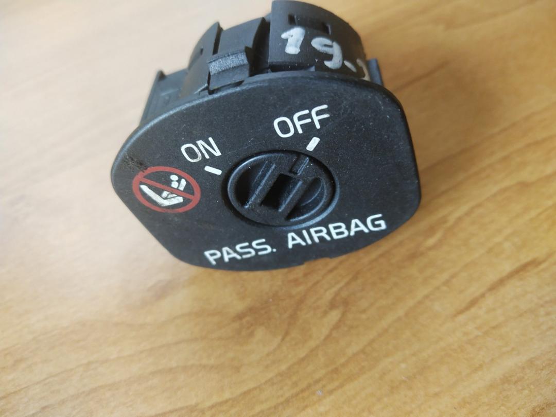 блок AirBag Volvo XC90 1 поколение 2004, 2.9 л., бензин, АКПП, универсал, правый руль, 30658737 - фото №1