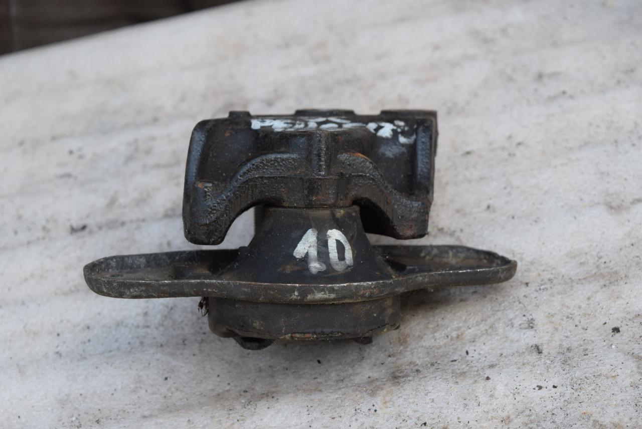 подушка крепления двигателя Peugeot 107 1 поколение 2008, 1.0 л., бензин, МКПП - фото №1