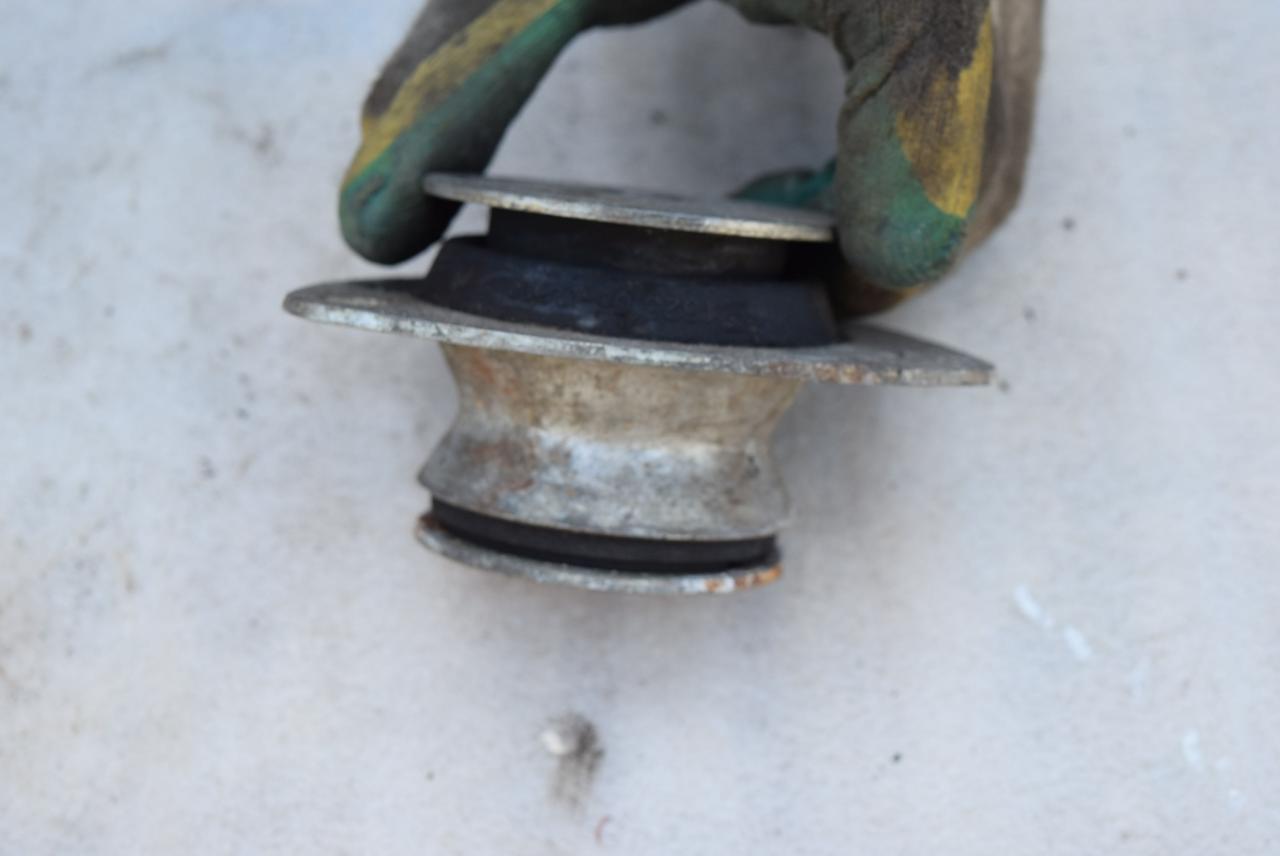 пневмоподушка подвески кабины IVECO Daily 3 поколение 2005, 2.3 л., F1AE0481A, дизель, МКПП, фургон, задний привод - фото №1