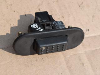 кнопка открытия багажника Hyundai Santa Fe 1 поколение (SM) 2003, 2.0 л., D4EA, дизель, МКПП, внедорожник 5 дв.