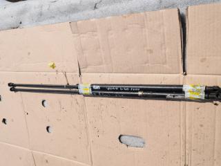 амортизатор капота Volvo V40 1 поколение [рестайлинг] 1999, 2.0 л., бензин, МКПП, универсал, 30819865