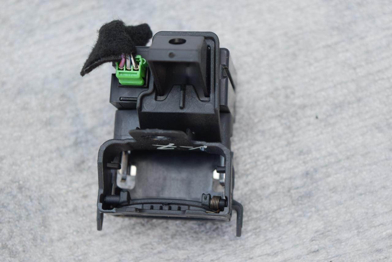 замок зажигания Volvo V40 2 поколение 2016, 2.0 л., дизель, АКПП, универсал, правый руль, AH4N15607AE - фото №1