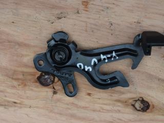 замок капота Volvo V40 2 поколение 2016, 2.0 л., дизель, АКПП, универсал, правый руль, 31218611