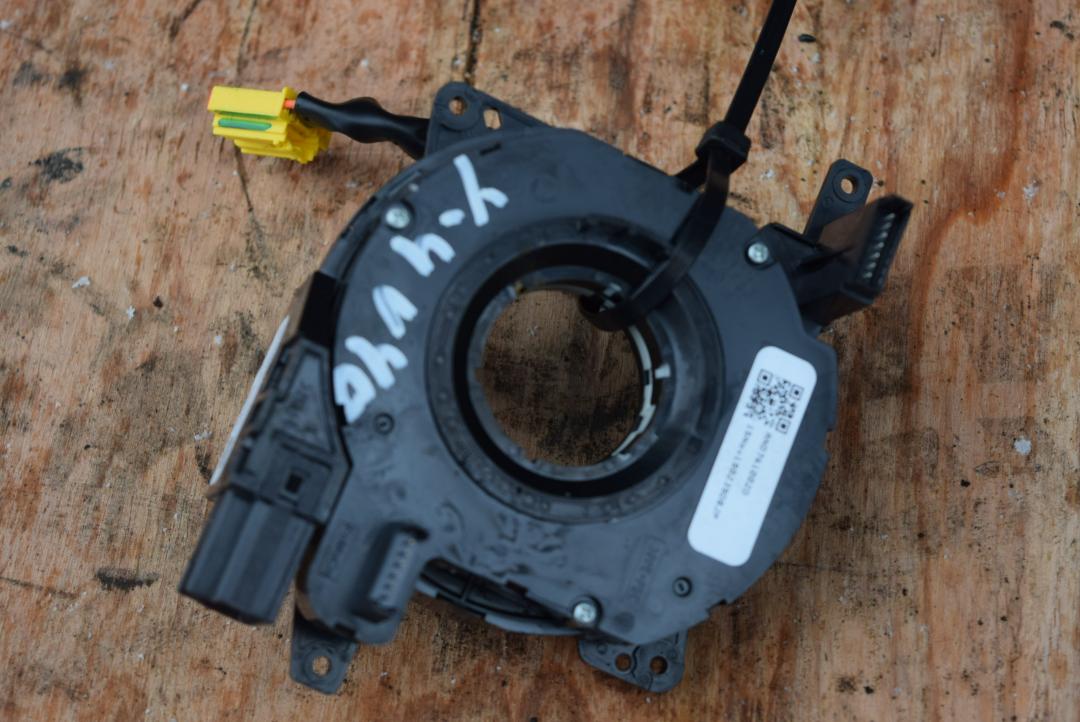 шлейф руля Volvo V40 2 поколение 2016, 2.0 л., дизель, АКПП, универсал, правый руль, 31343218 - фото №1