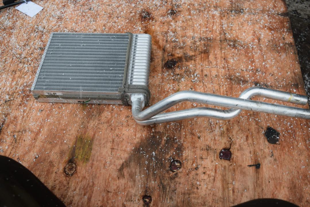 радиатор отопителя (печки) Volvo V40 2 поколение 2016, 2.0 л., дизель, АКПП, универсал, правый руль, 18476FB - фото №1