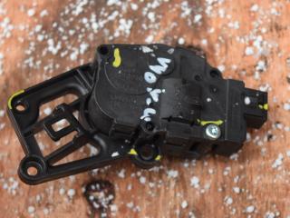 моторчик заслонки печки Volvo V40 2 поколение 2016, 2.0 л., дизель, АКПП, универсал, правый руль, 19E616AA