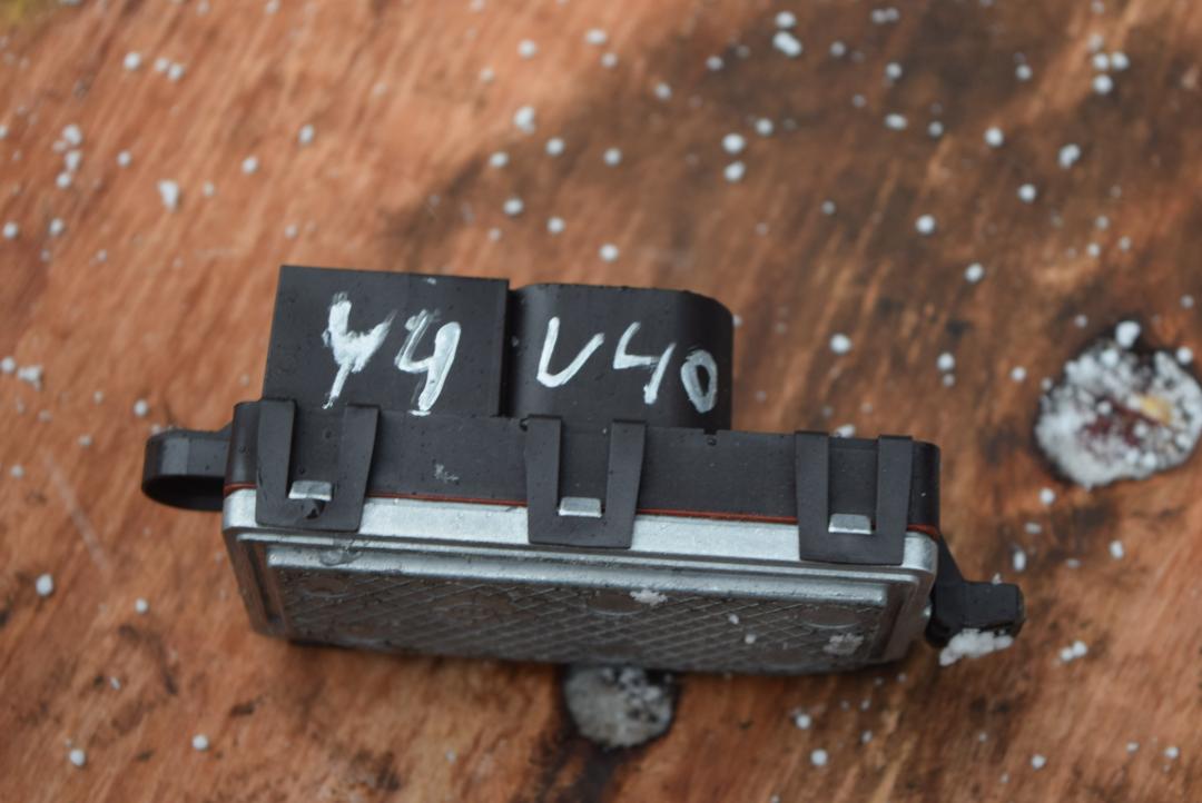 сопротивление печки Volvo V40 2 поколение 2016, 2.0 л., дизель, АКПП, универсал, правый руль, 31436958 - фото №1