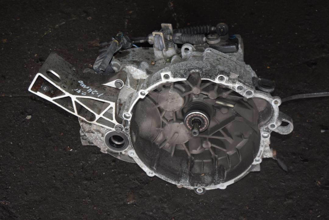 КПП механическая (МКПП) Volvo S60 1 поколение 2003, 2.4 л., B 5244 S2, бензин, МКПП, седан, передний привод, P9482052, M56L - фото №1