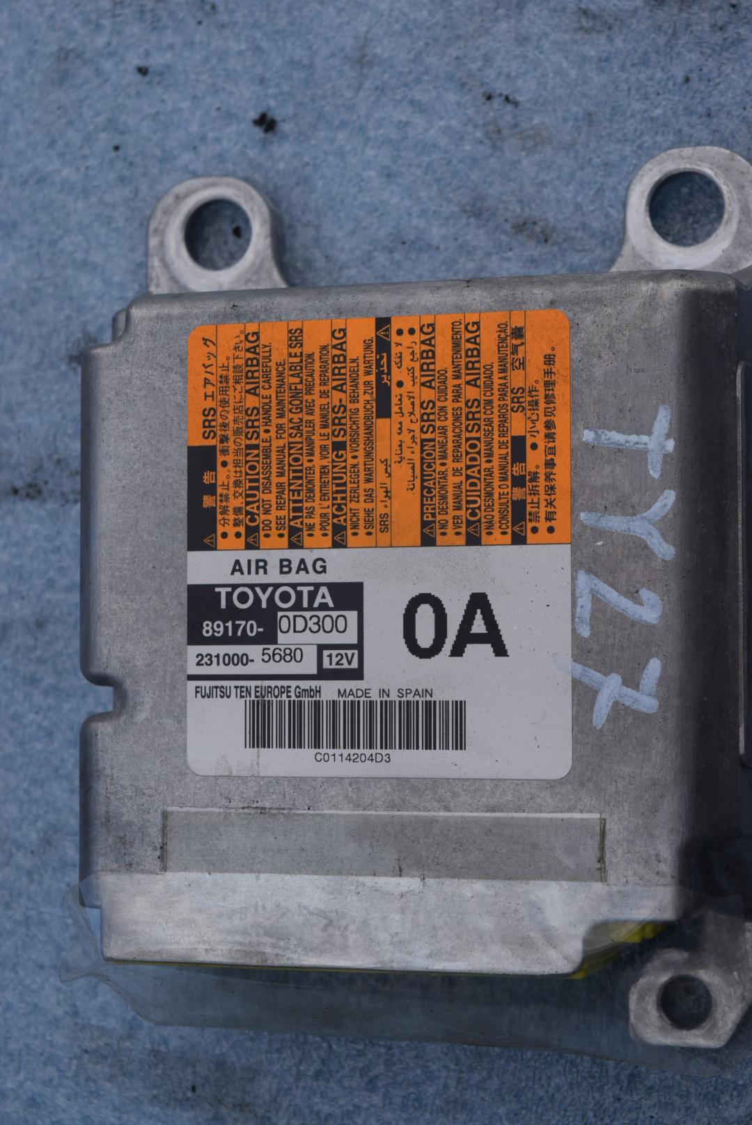 блок AirBag Toyota Yaris XP130 2014, 1.4 л., D-4D, 1ND-TV, дизель, МКПП, хетчбэк 5 дв., передний привод, правый руль, 891700D300 - фото №1