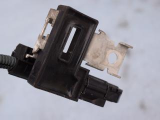 клемма аккумулятора плюс Toyota Yaris XP130 2014, 1.4 л., D-4D, 1ND-TV, дизель, МКПП, хетчбэк 5 дв., передний привод, правый руль