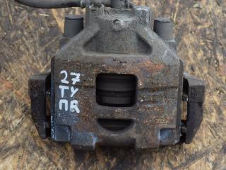 суппорт передний правый Toyota Yaris XP130 2014, 1.4 л., D-4D, 1ND-TV, дизель, МКПП, хетчбэк 5 дв., передний привод, правый руль