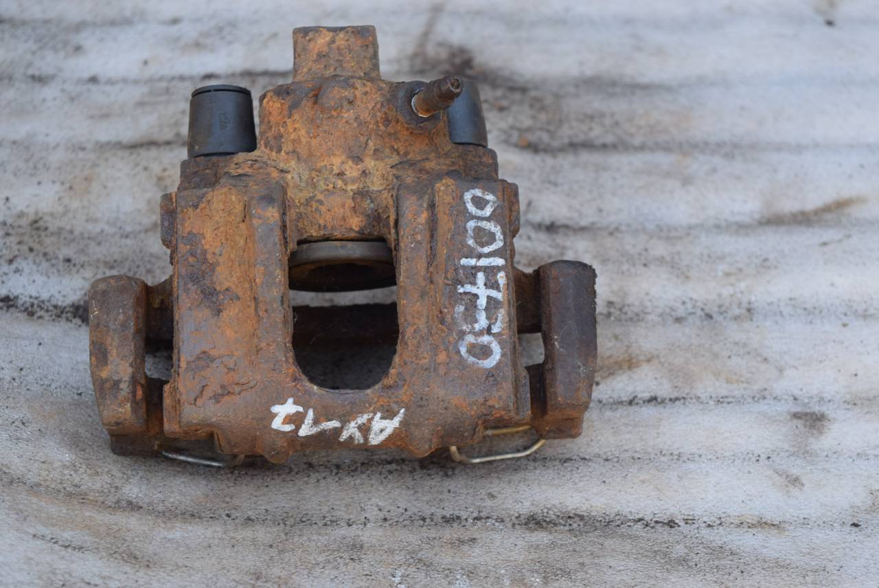 суппорт задний левый Peugeot 806 1 поколение 1997, 2.0 л., Ti, бензин, МКПП, минивэн - фото №1