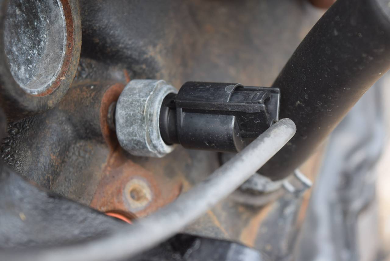 датчик давления масла Hyundai Trajet 1 поколение 2003, 2.0 л., CRDi, D4EA, дизель, МКПП, передний привод - фото №1