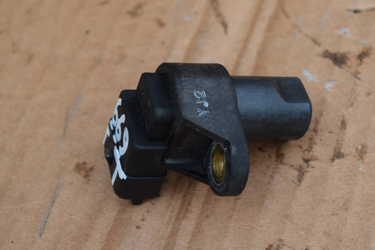 датчик распредвала Hyundai Trajet 1 поколение 2003, 2.0 л., CRDi, D4EA, дизель, МКПП, передний привод, 3930027000 - фото №1